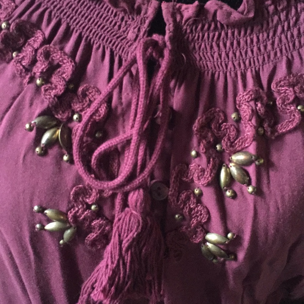 Women’s Top - Picture 4 of 5